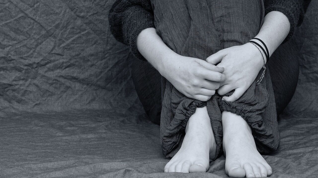 ひとりでかなしむ